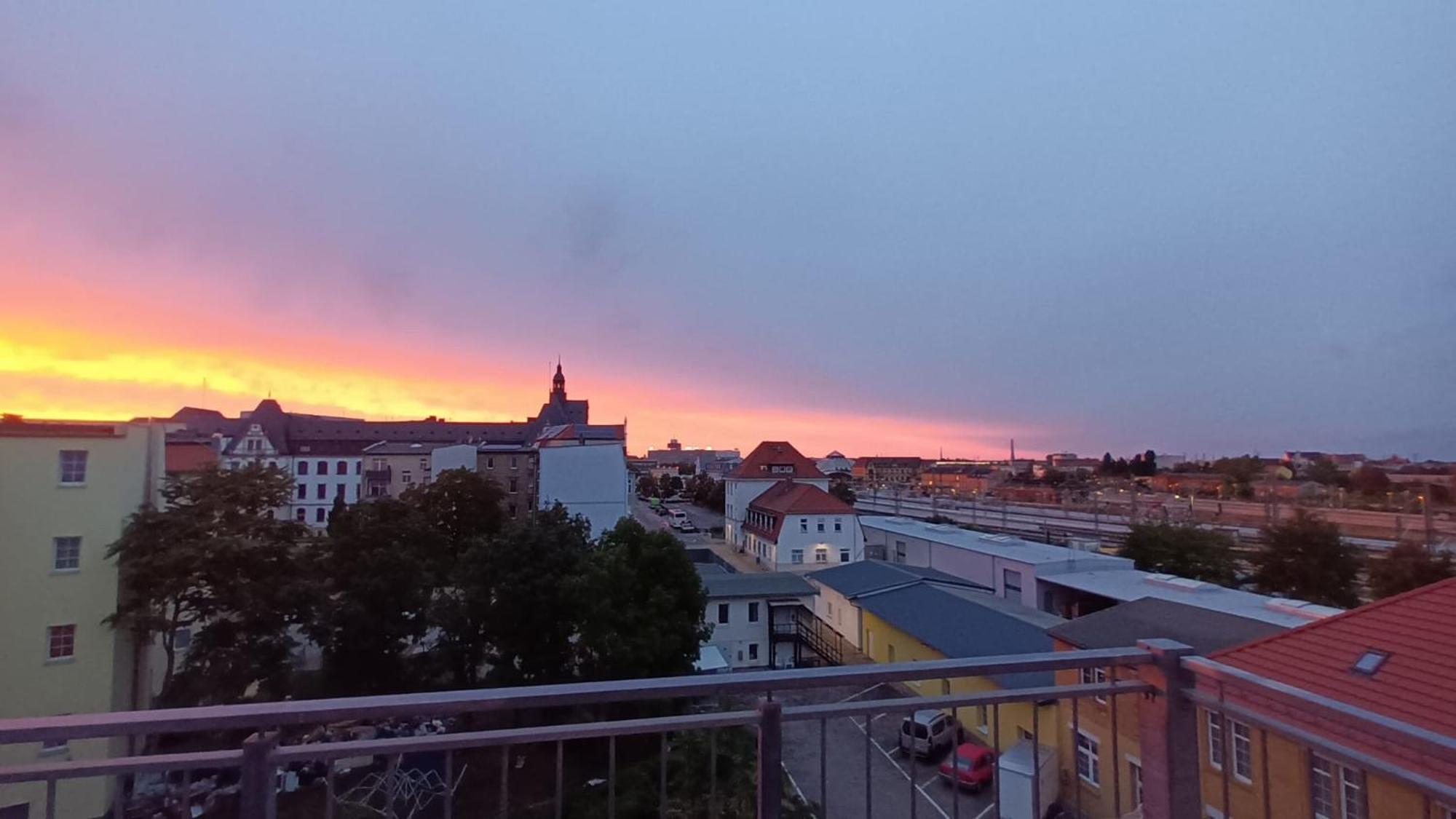 Ueber Den Daechern Von Halle Halle  Dış mekan fotoğraf